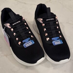 Skechers Women's Black and Pink Sneakers